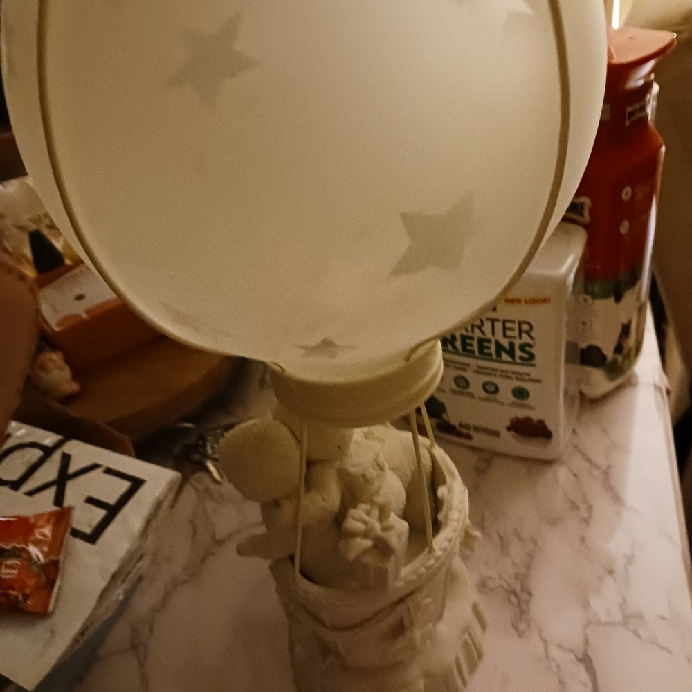 Snow babies up, up and away hot air balloon piece. In very good used condition.